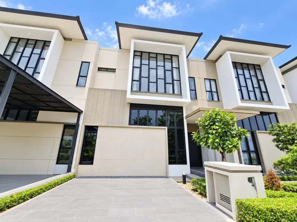 Dijual/Disewa   Rumah Mewah 3 lantai Cluster Semayang JGC