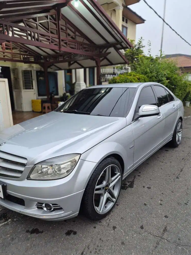 Dijual Mercedes-Benz C200 Kompressor 2008 Bensin