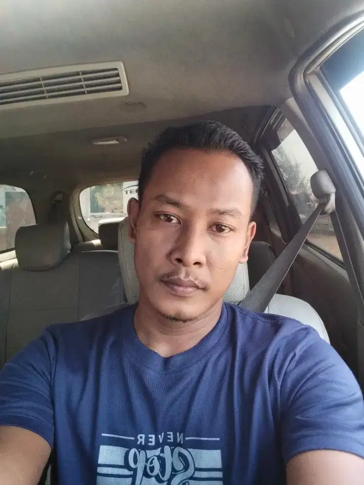 Mencari pekerjaan supir modal SIM A polos dan KTP FC kk