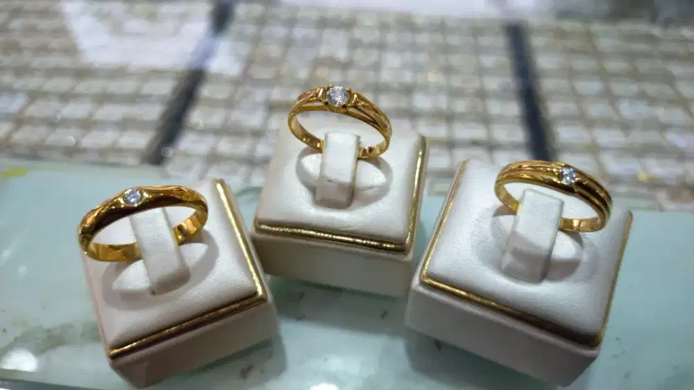 Terima jual emas dari toko lain/tanpa surat.