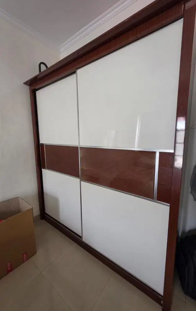 Lemari Baju Sliding