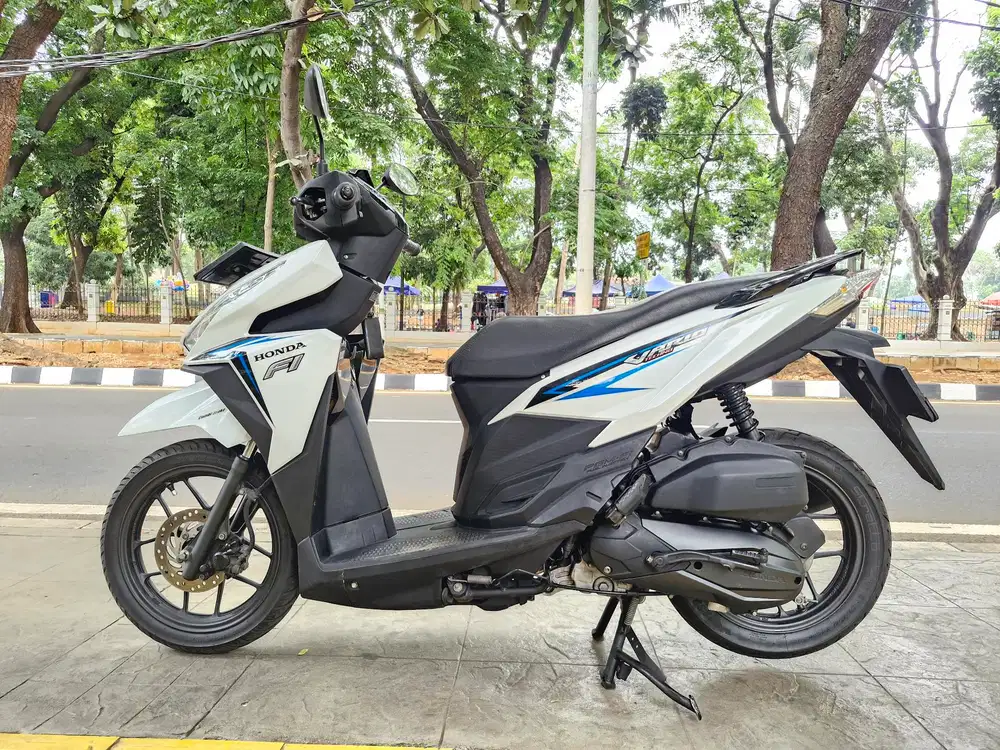 DIJUAL CASH HONDA VARIO 125 LED OLD CBS FI THN 2017 PJK IDUP