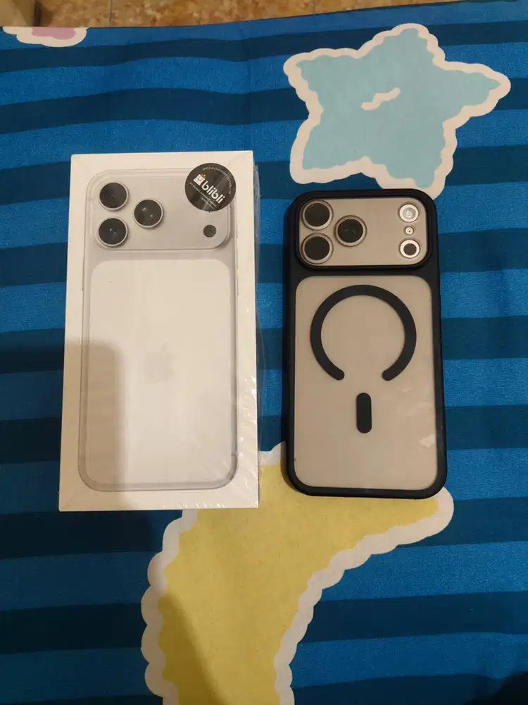 Iphone 17 promax 256 silver