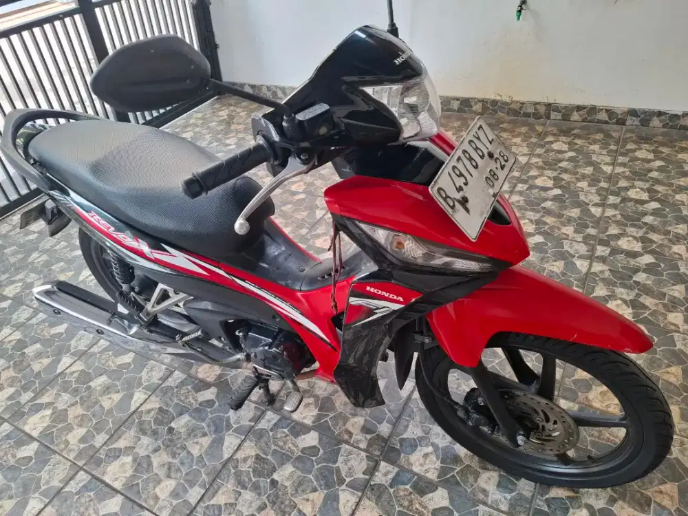 Pajak 8/2027 DKI km37rb, honda revo X 110 CW absolute 2023 full Ori.