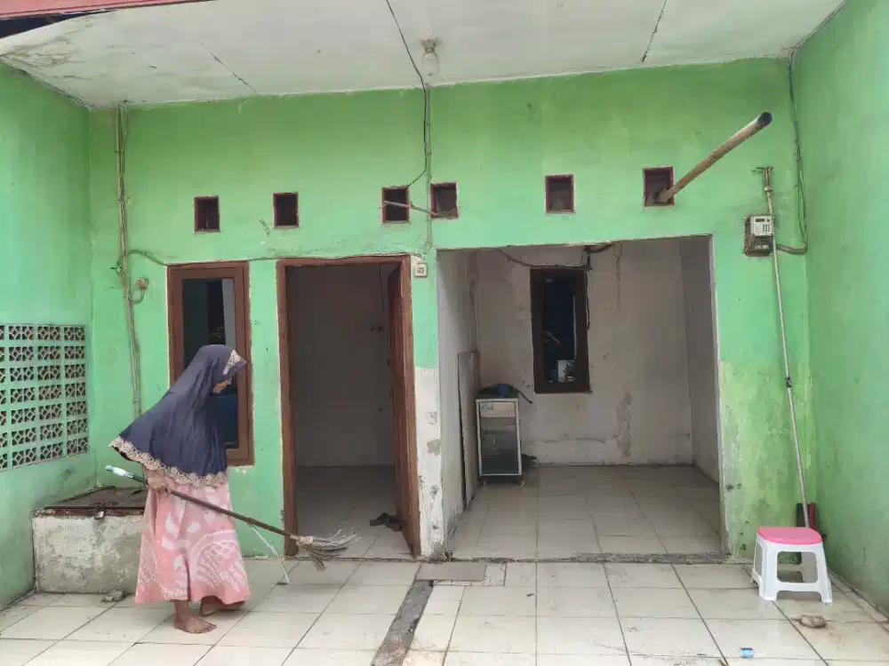 Rumah kontrakan di Jual 2 rumah jadi 1
