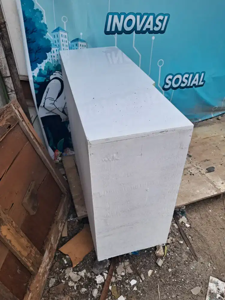 Meja Event kotak lemari