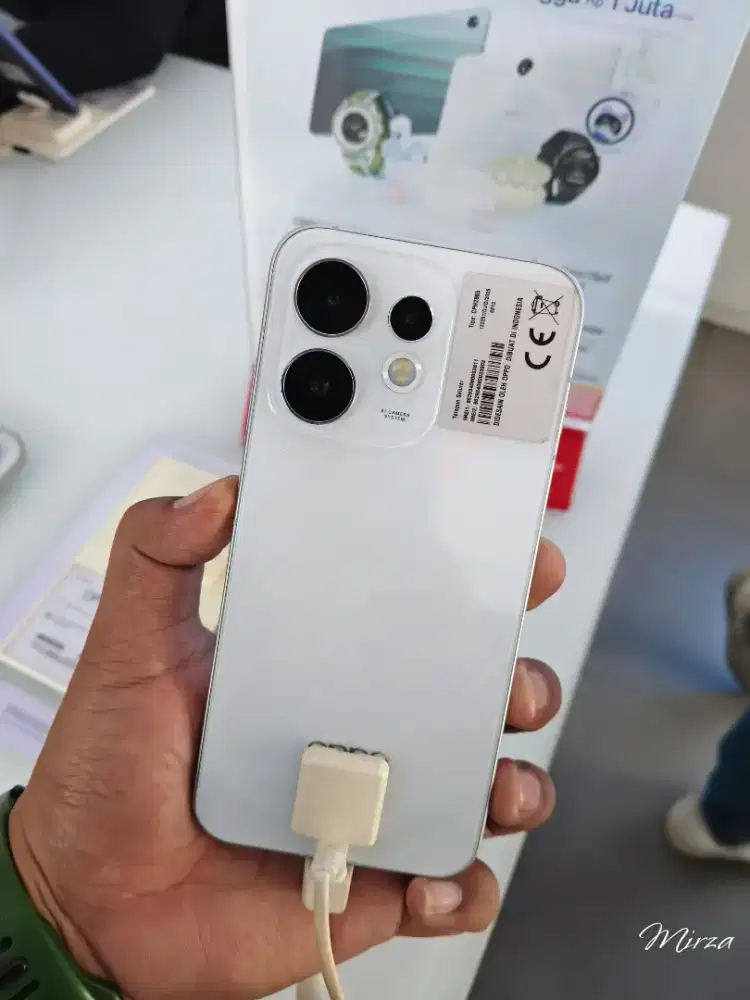 Oppo Reno 16 5G,, cicilan promo 0% syarat KTP aja
