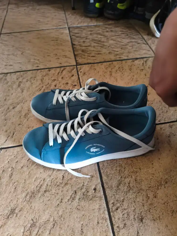 Sepatu pria Lacoste Carnaby Set