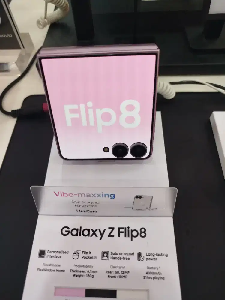 SAMSUNG Galaxy Z FLip 8