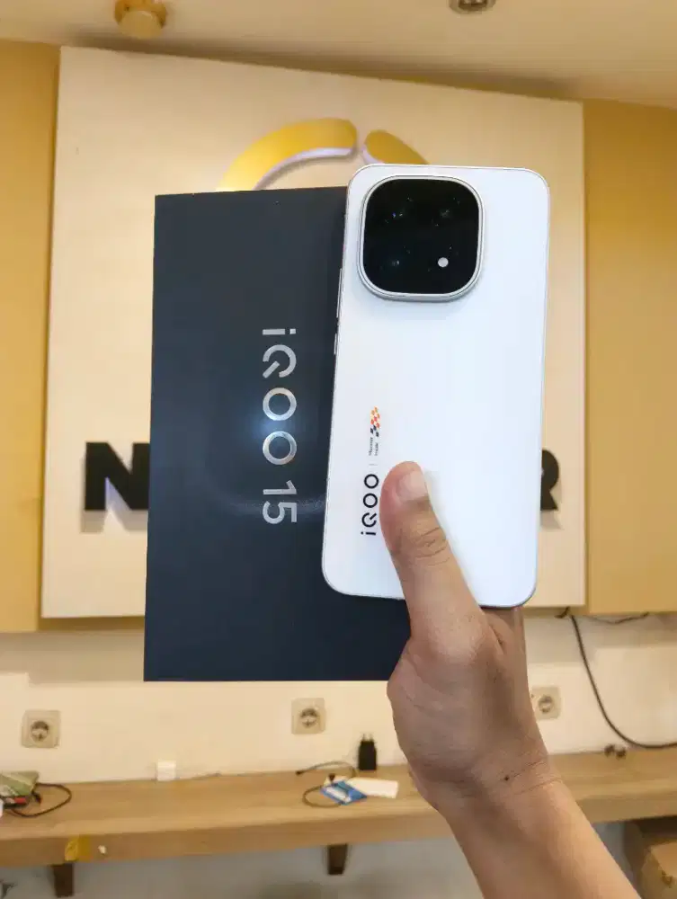 Jual Iqoo 15 Second 16/512Gb Mulus Fullset Garansi Aktif Panjang