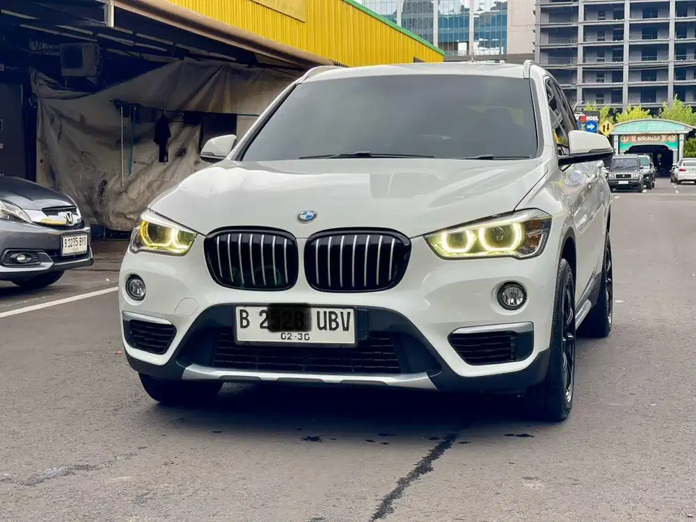 DIJUAL CEPAT BMW X1 AT 2019 PUTIH