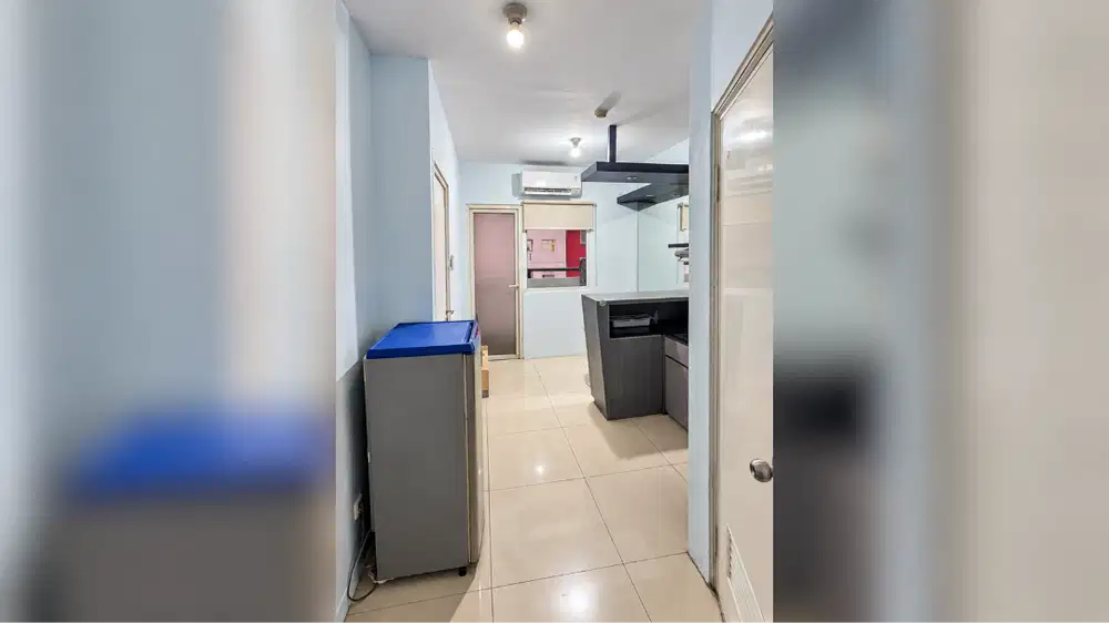 Sewa Apartemen Baru Renovasi Full Furnished Lt. 5 Hadap Pool