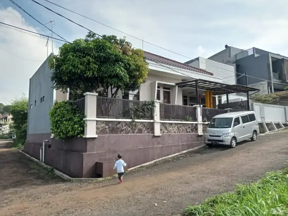 Dijual Rumah Siap Huni di Bukit Ligar Dago dekat Cigadung Bandung