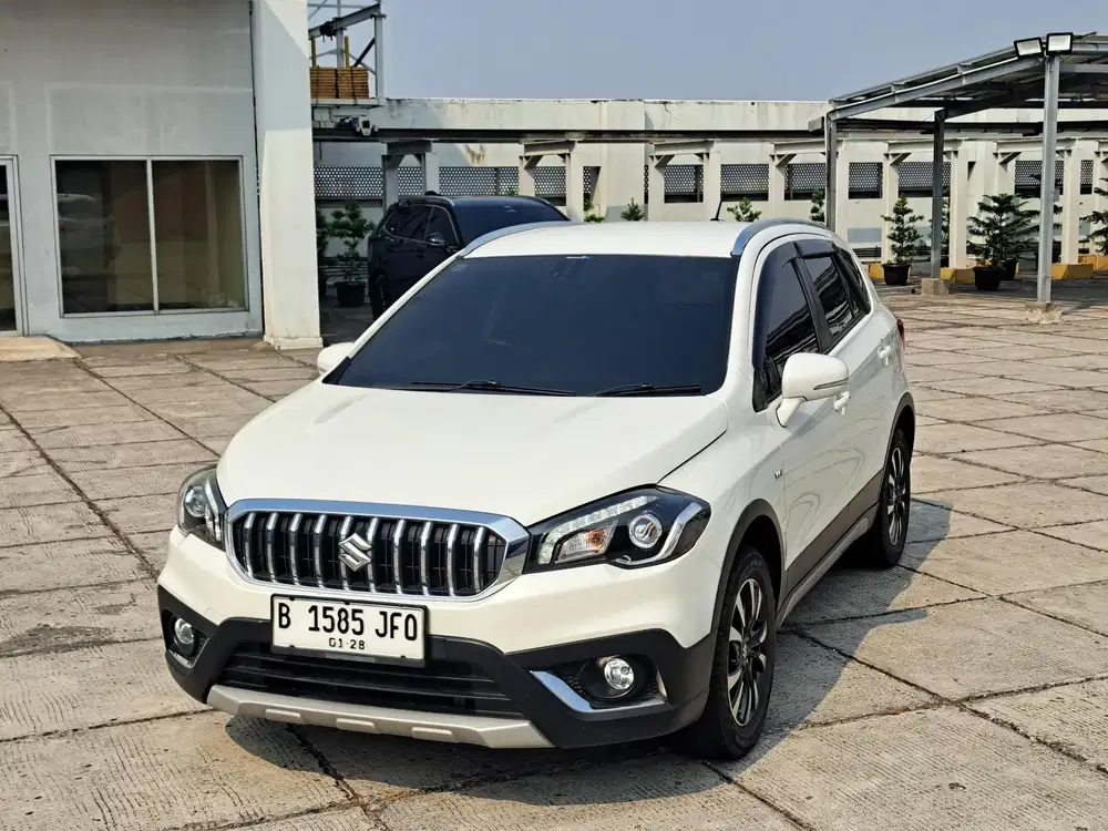 DP 10Jt Saja Suzuki S Cross At Matic Automatic 2022 Good Condition