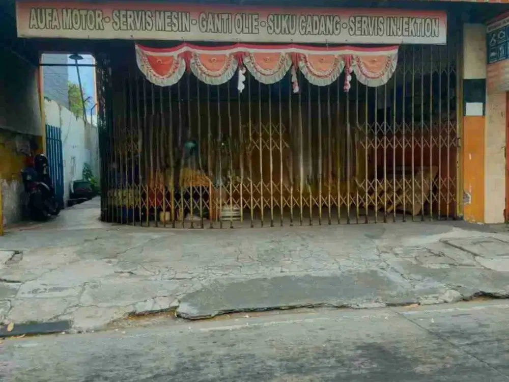 Dijual/Disewakan bangunan ex bengkel di Adityawarman Surabaya