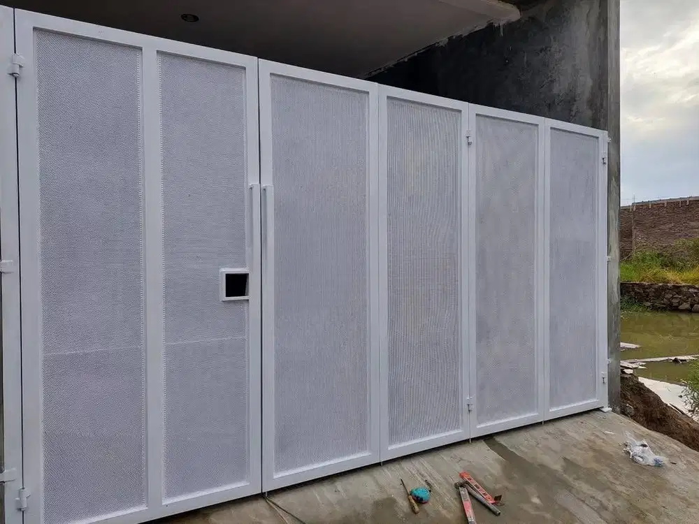 Pagar rumah minimalis perforated