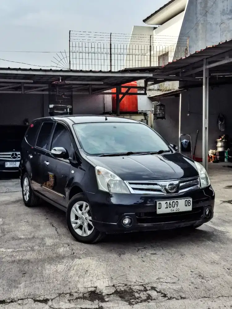 Dp 9 jt Nissan Grand Livina 1.5 Ultimate At 2012