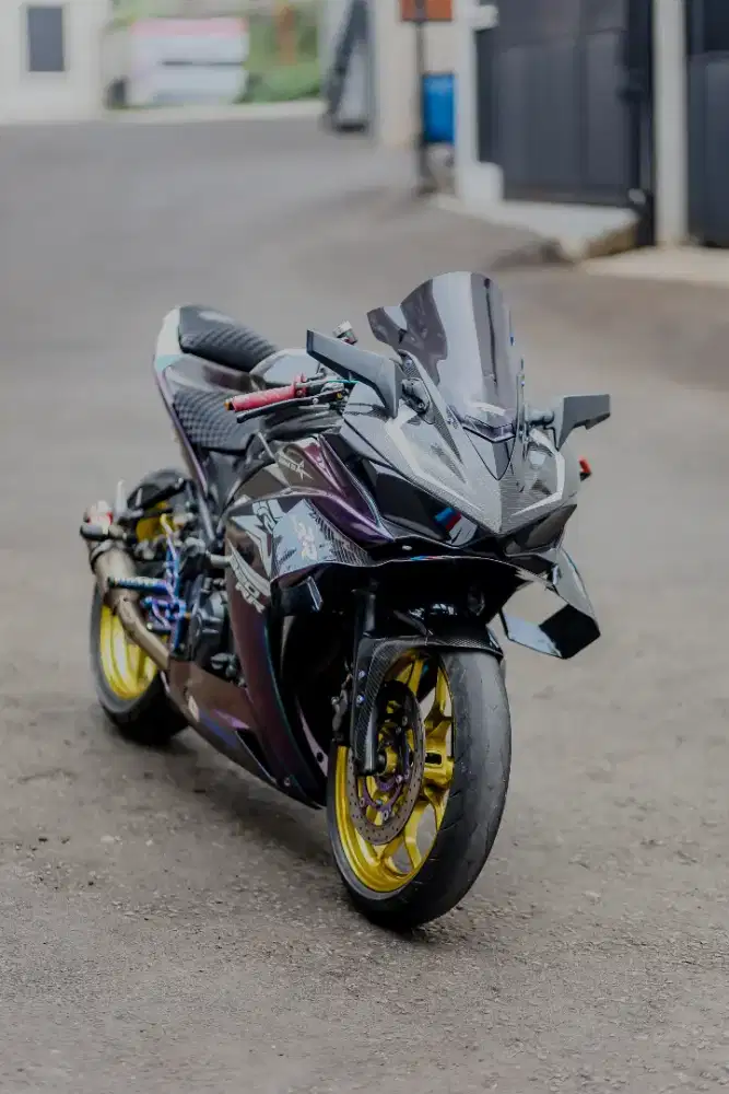 Yamaha R25 type abs