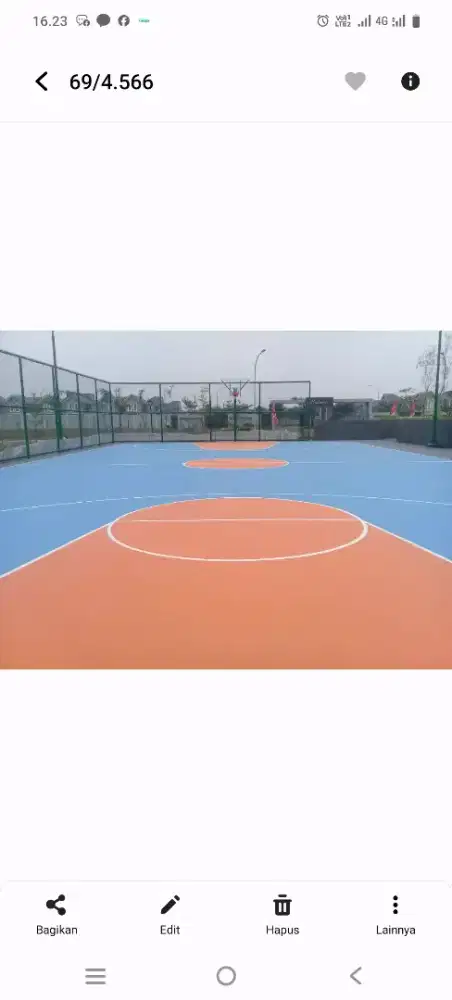 Cat lapangan bermutu