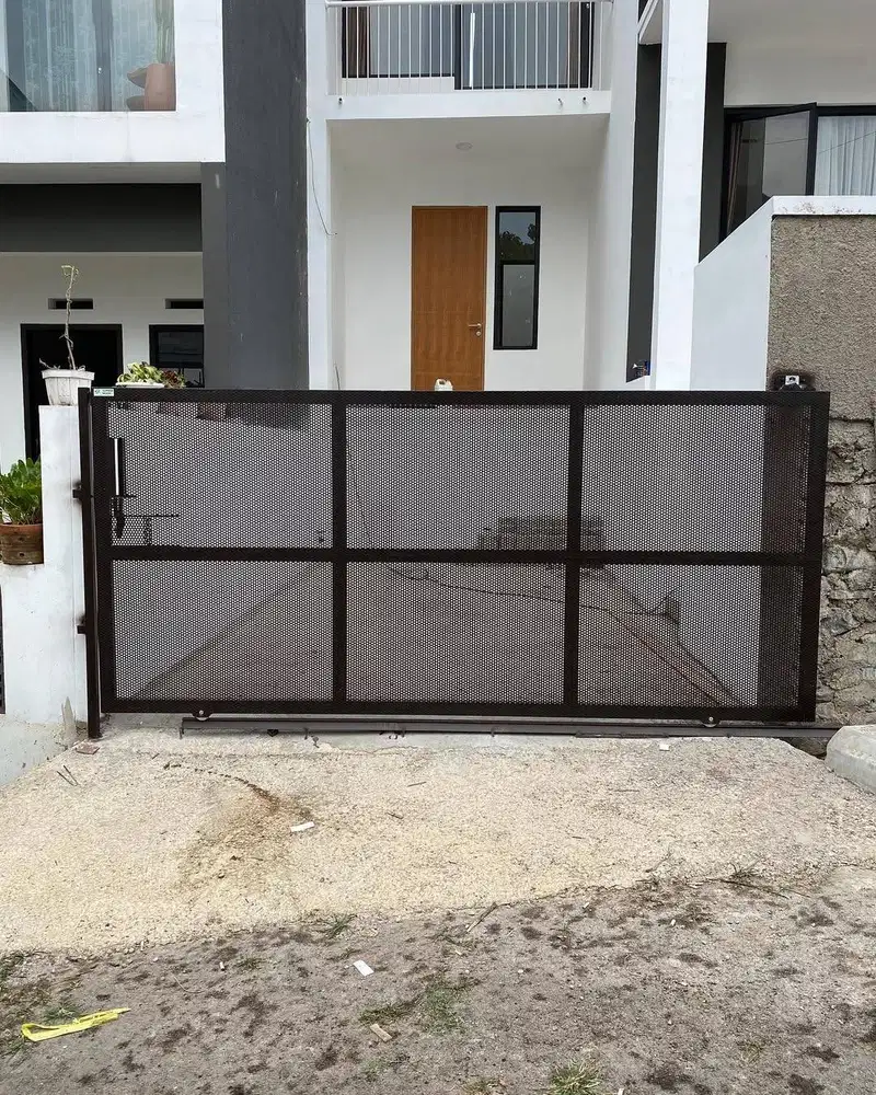 Pintu pagar lipat minimalis perforated