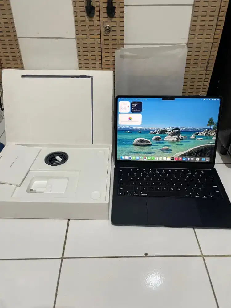 MacBook Air M3 13inch 16/256 iBox Like New