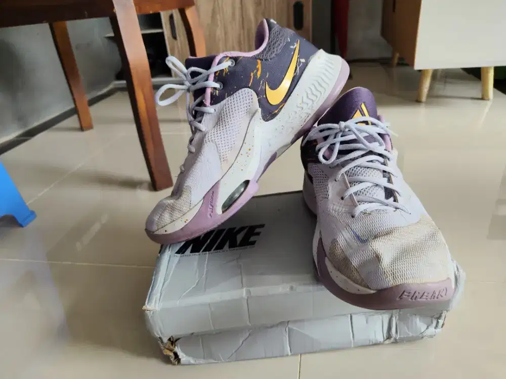 Nike Giannis Zoom Freak Sz 44 Original