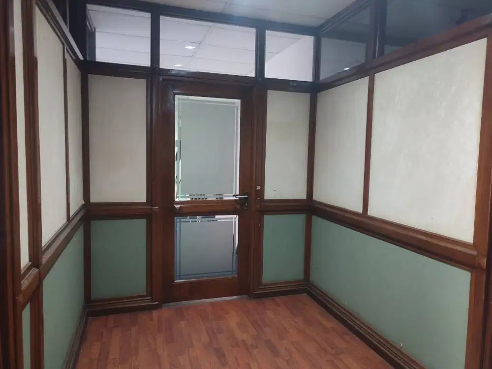 Disewakan ruang kantor, lokasi strategis tengah kota Jakarta, >120m2
