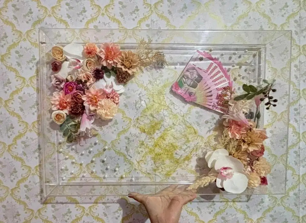 BOX AKRILIK MAHAR FREE UANG REPLIKA BUNGA MUTIARA