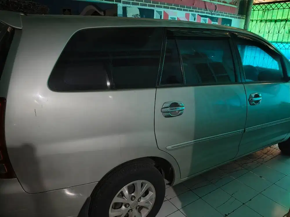 Toyota Innova 2.0 V AT Bensin
