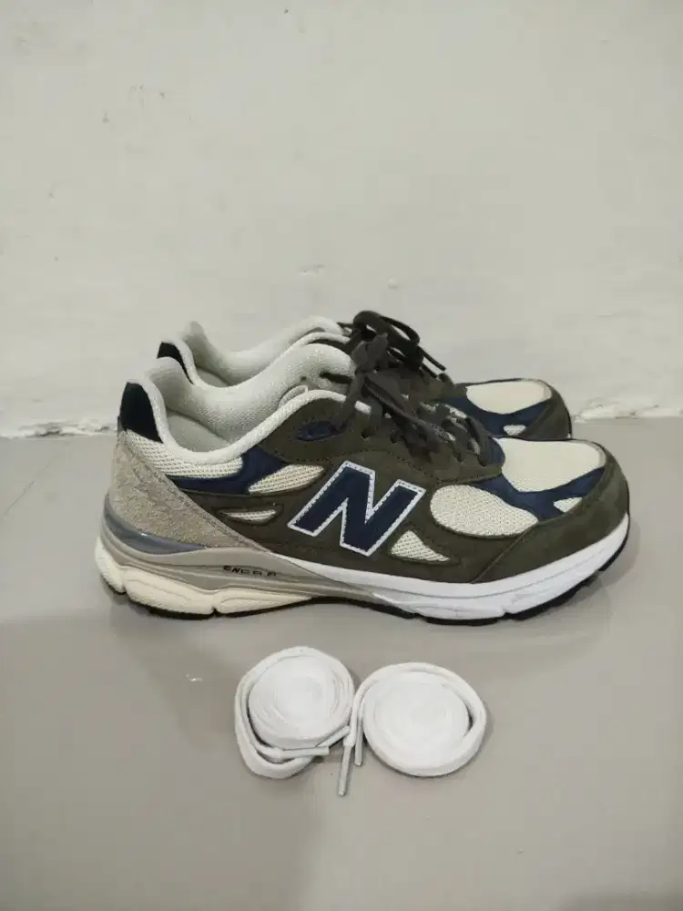 New Balance 990