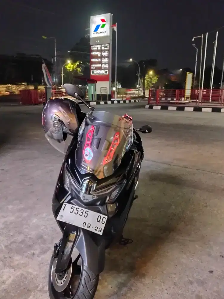 Nmax Neo.S Black Glossy Th. 2024