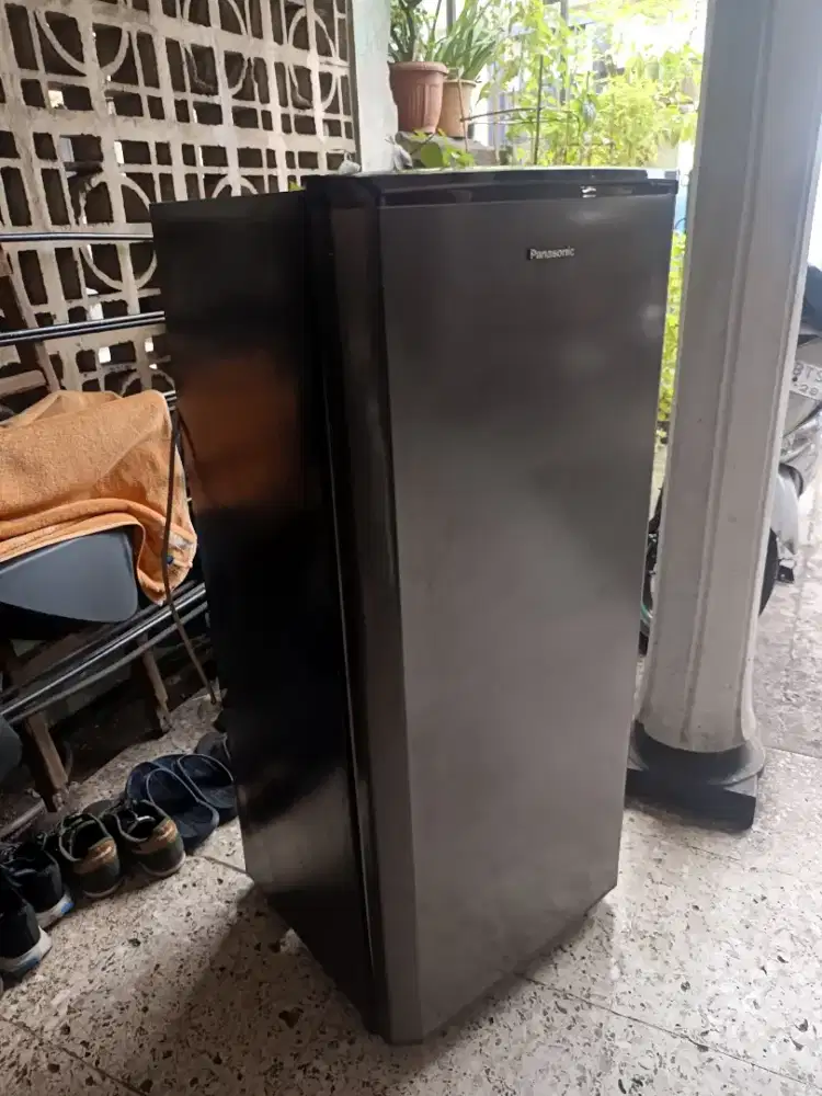 Kulkas 1 pintu panasonic