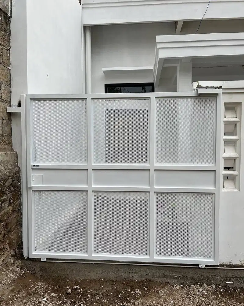Pagar rumah minimalis perforated