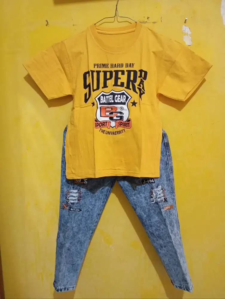 Kaos Anak Lengan Pendek Kuning Motif Super & Celana Panjang