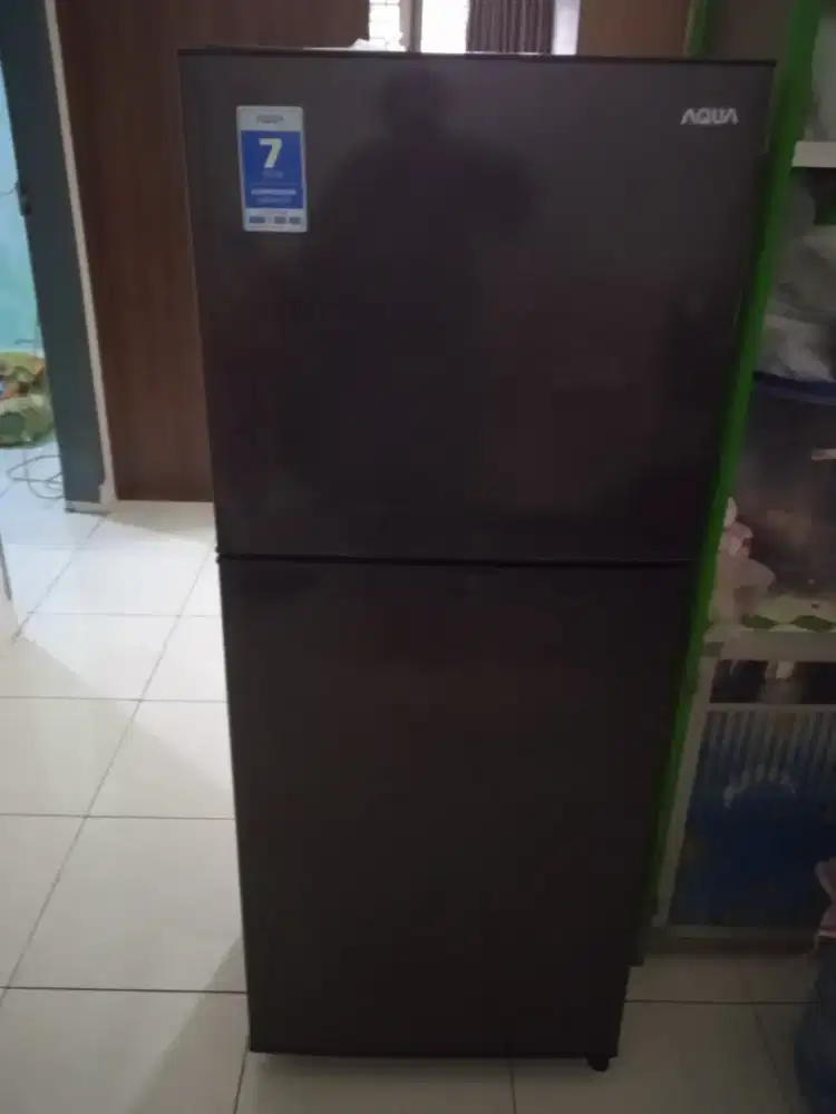 Di jual Kulkas AQUA 2 Pintu Kondisi Bagus