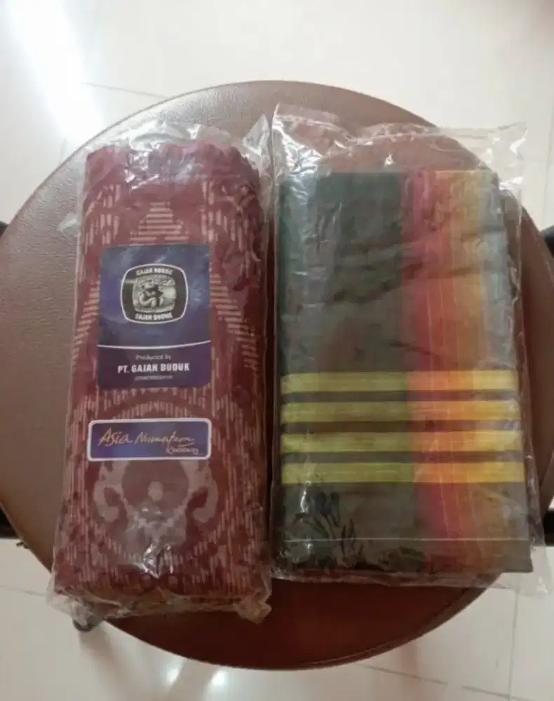 Sepaket 2 sarung lebih hemat