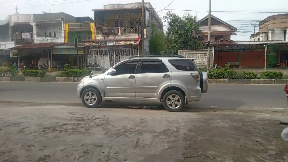 Mobil RUSH di jual