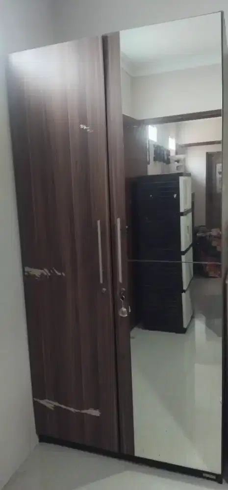 Lemari Pakaian 2 Pintu