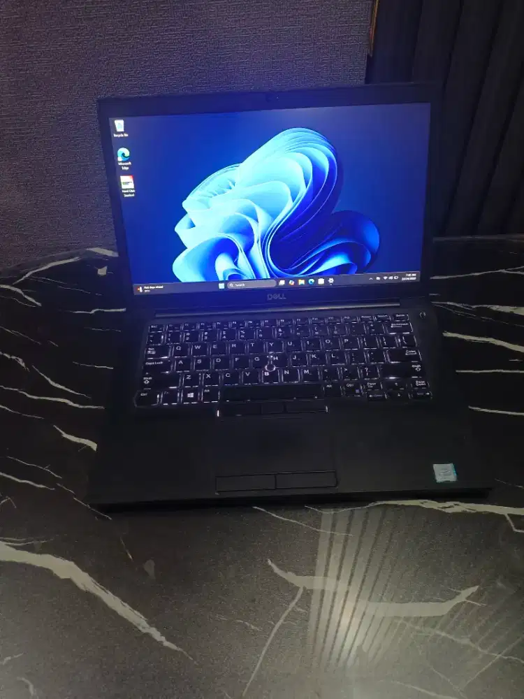Laptop Dell i7 ram 16 gb ssd 512 gb siap pakai