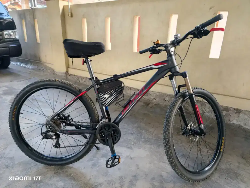 sepedah gunung MTB United Detroid 1.1 shimino 27,5