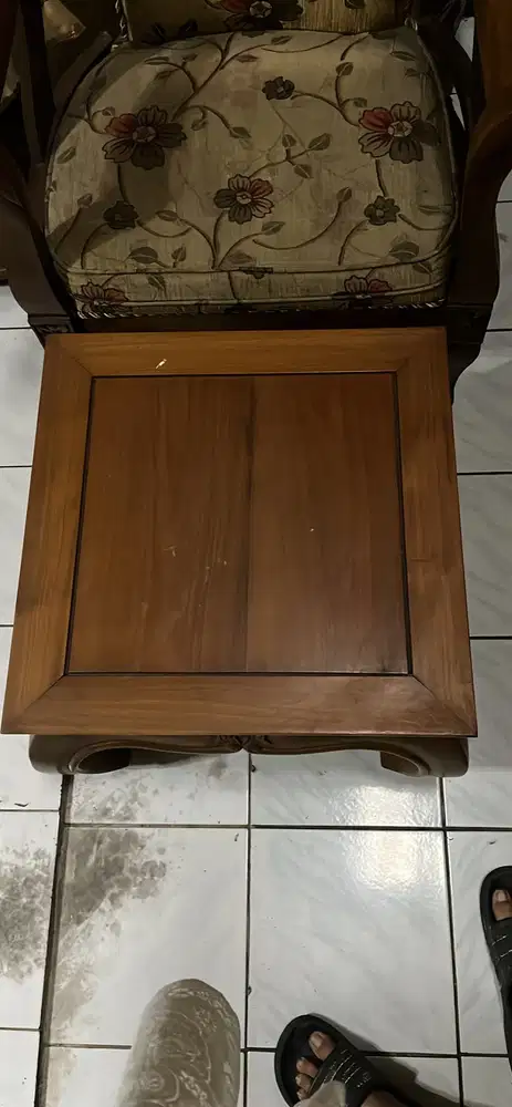 Jual 2 buah Meja unik kecil