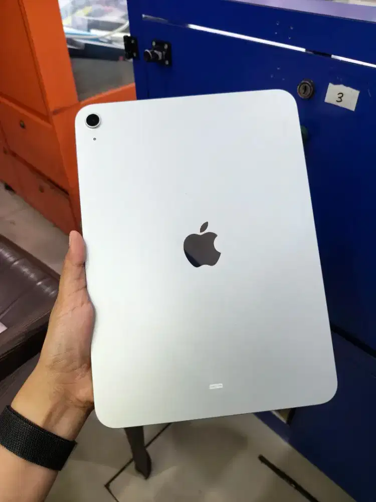 Seken ipad gen 11 128gb ibox Garansi On Februari 2027