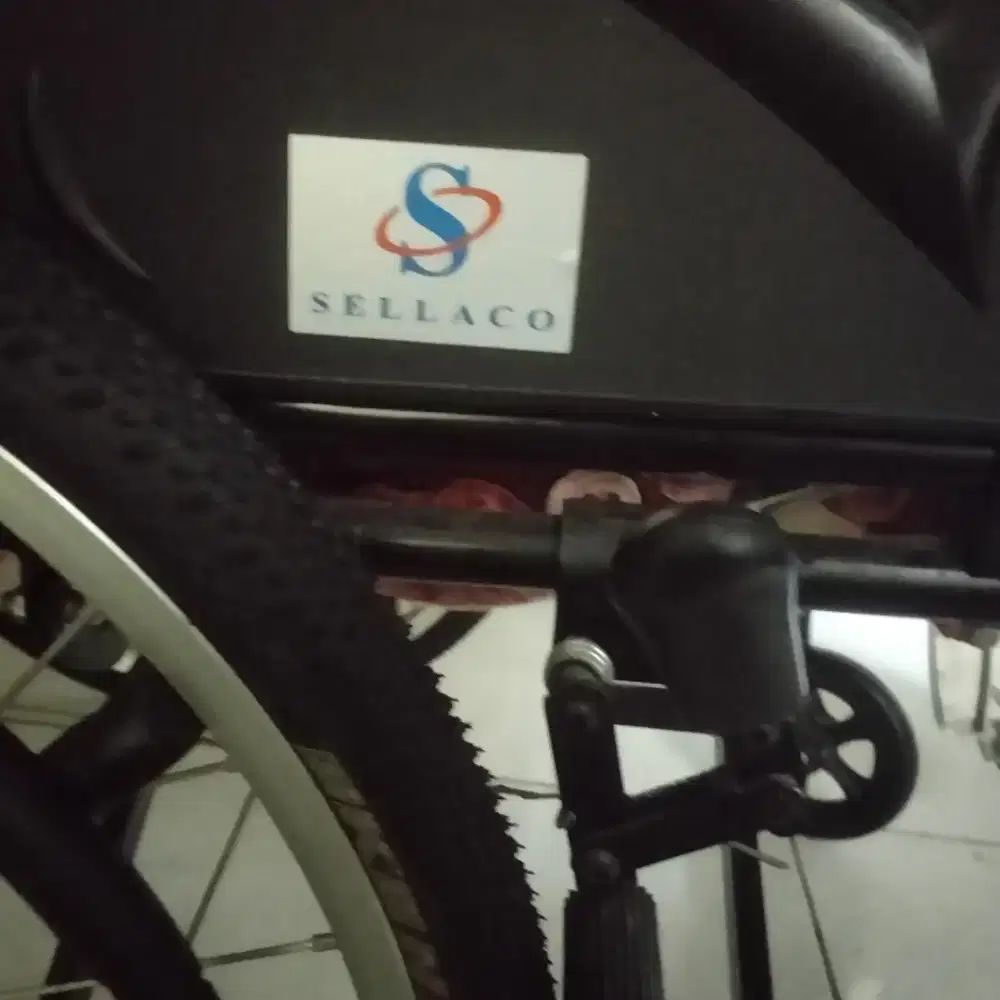 Kursi roda sellaco 95%