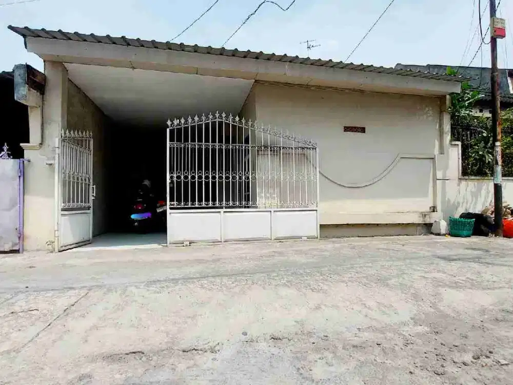 Rumah Dalam Perumahan Strategis Aman Dwkat Exit Tol Dan GOR Manahan Solo