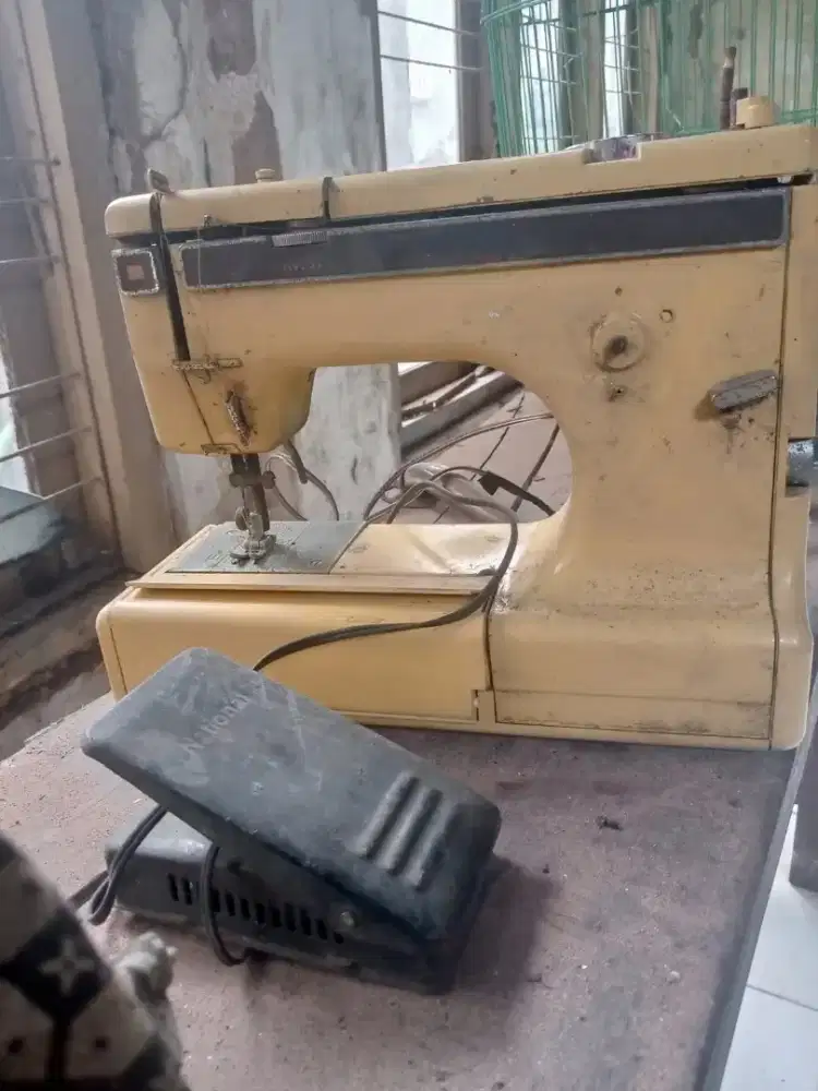 Mesin jahit bekas