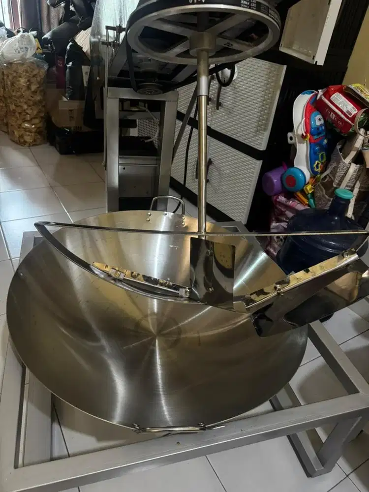Mesin pengaduk bumbu serbaguna