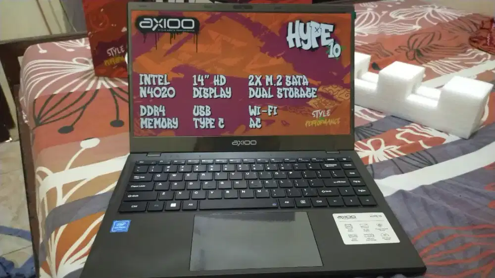 Laptop Axio Hype 10