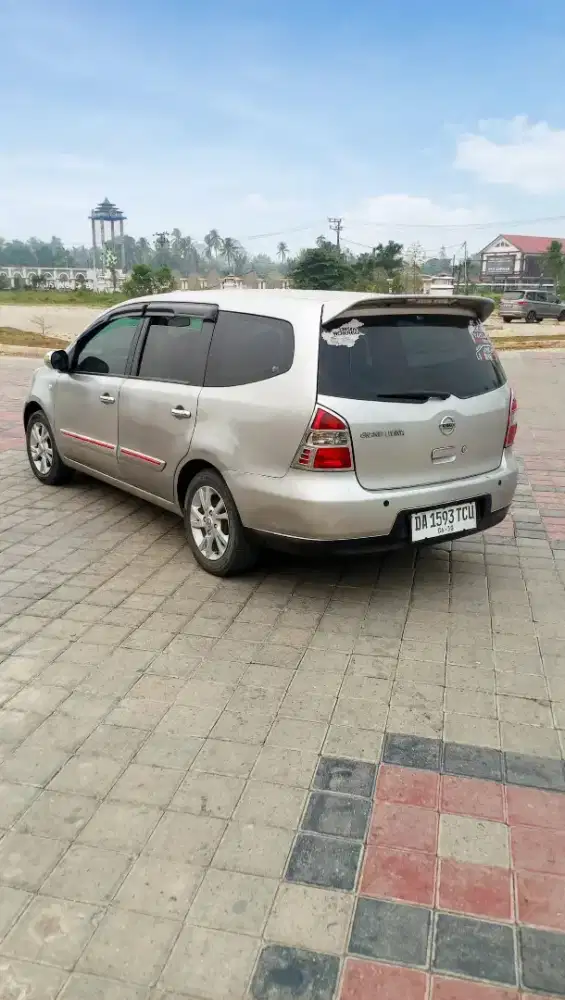 dijual mobil pribadi THN 2012