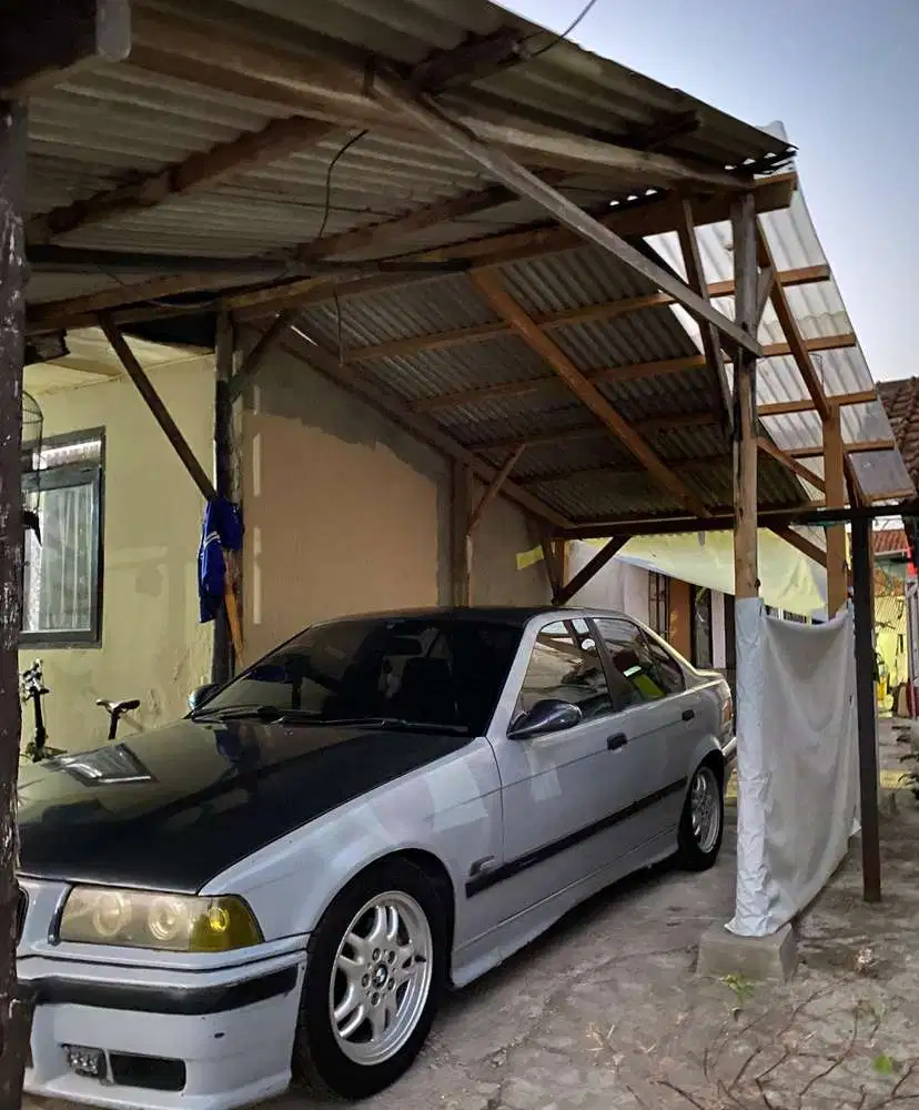 BMW 320i 1994 Bensin