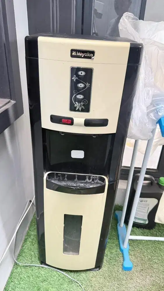 Dispenser miyako galon bawah